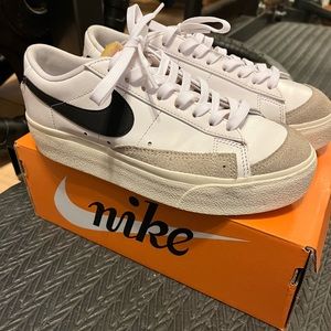Nike blazer platform size 7